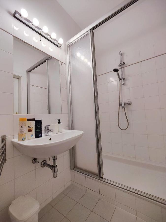 Central Mariahilfer Apartment 4 Min To The City Shopping Center And Schoenbrunn Palace Viyana Dış mekan fotoğraf