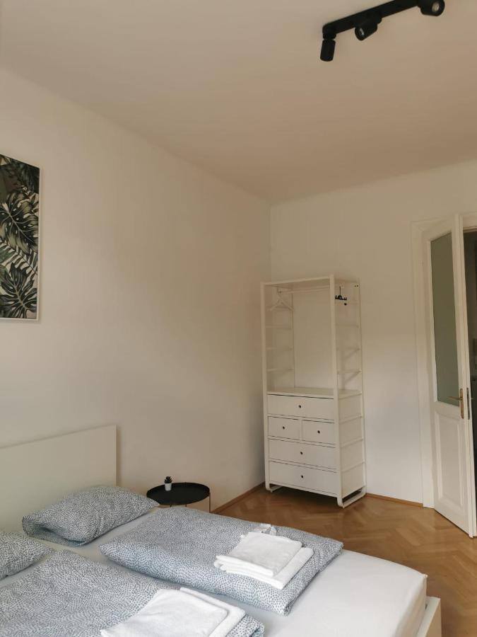 Central Mariahilfer Apartment 4 Min To The City Shopping Center And Schoenbrunn Palace Viyana Dış mekan fotoğraf